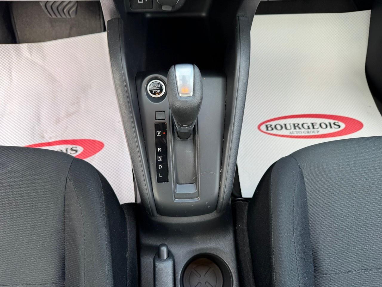 2025 Nissan Kicks Play S FWD Photo