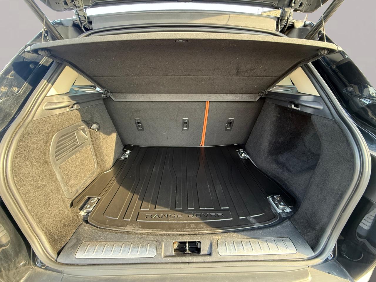 2015 Land Rover Evoque Prestige Photo
