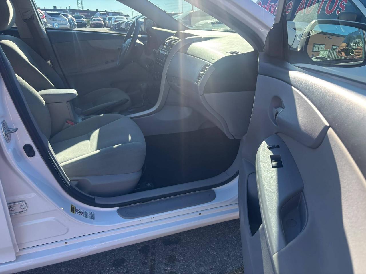 2013 Toyota Corolla 4DR SDN AUTO CE Photo