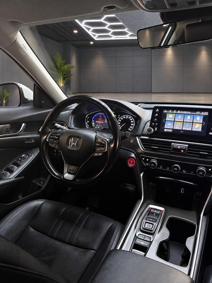 2020 Honda Accord Touring CVT Photo