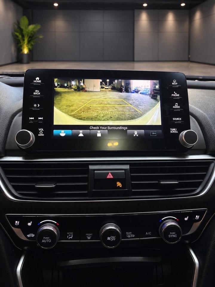 2020 Honda Accord Touring CVT Photo