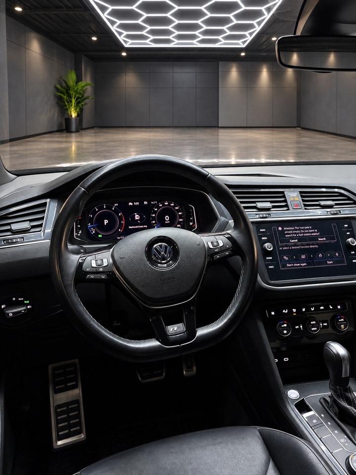 2021 Volkswagen Tiguan R-Line Highline 4motion Photo
