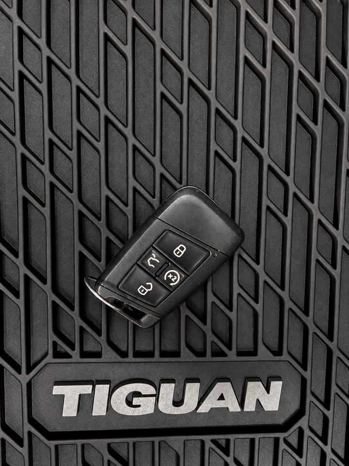 2021 Volkswagen Tiguan R-Line Highline 4motion Photo