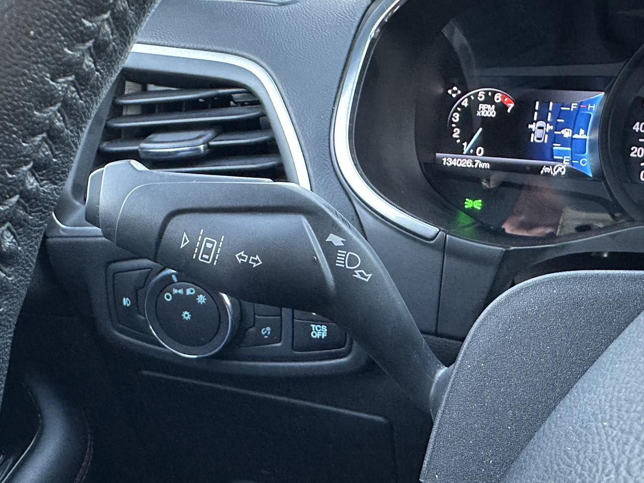 2020 Ford Edge Titanium Photo