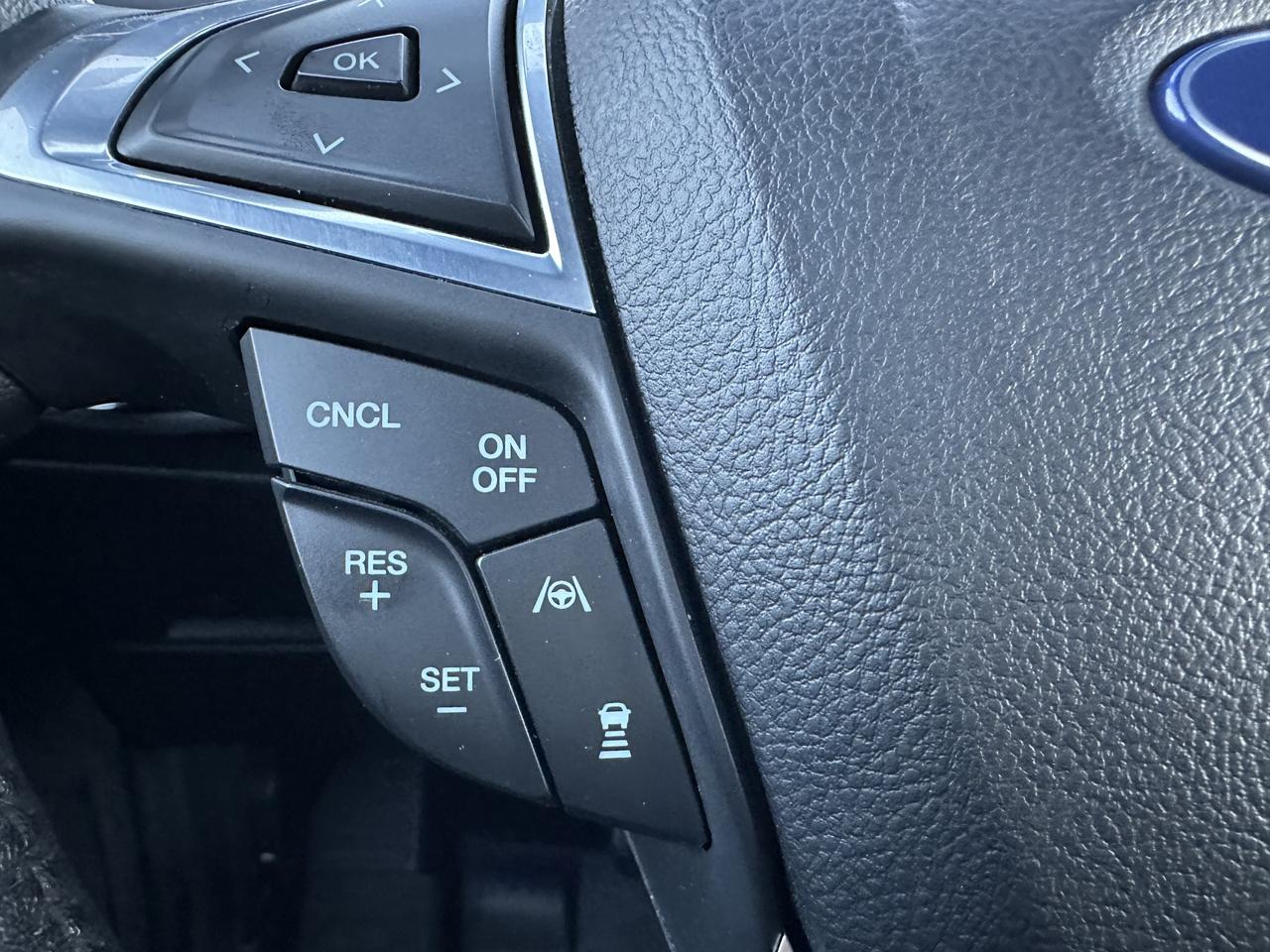 2020 Ford Edge Titanium Photo