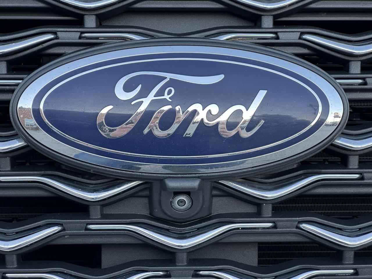 2020 Ford Edge Titanium Photo
