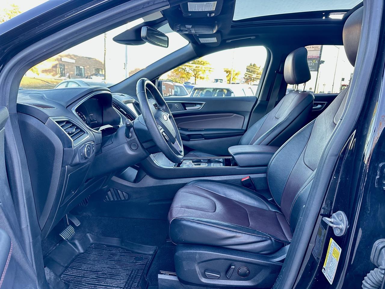 2020 Ford Edge Titanium Photo
