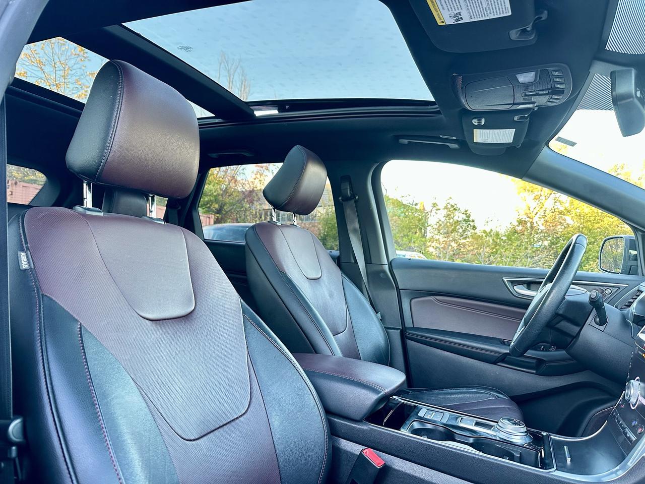 2020 Ford Edge Titanium Photo