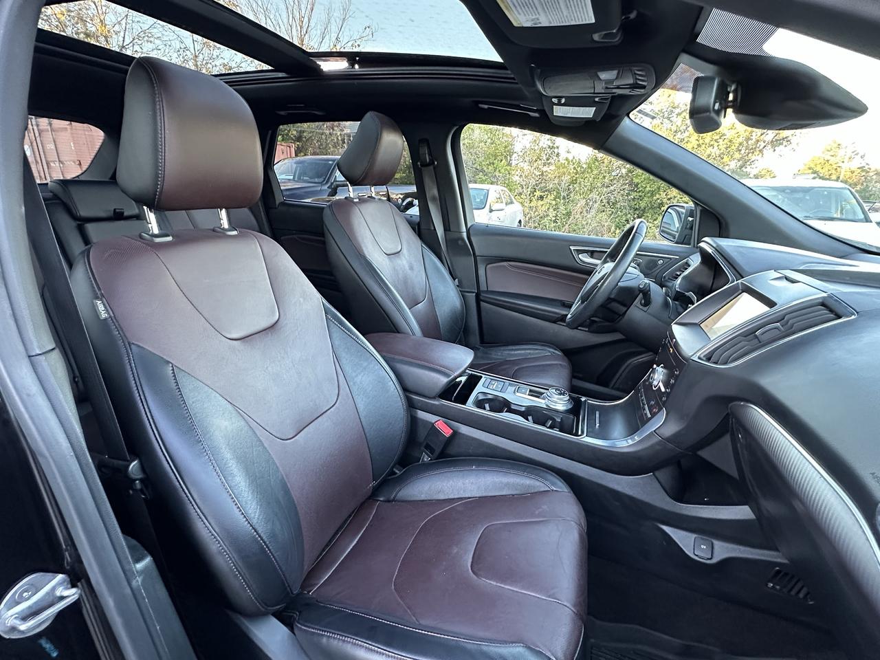 2020 Ford Edge Titanium Photo