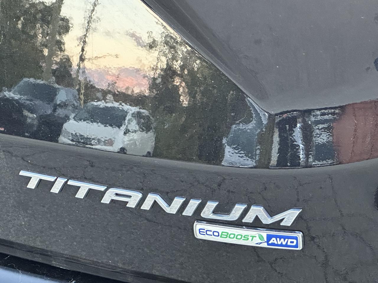 2020 Ford Edge Titanium Photo