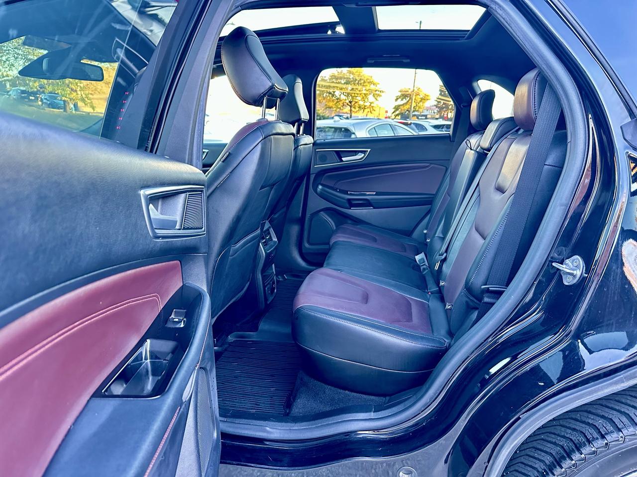 2020 Ford Edge Titanium Photo