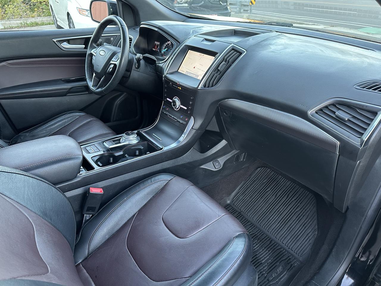 2020 Ford Edge Titanium Photo