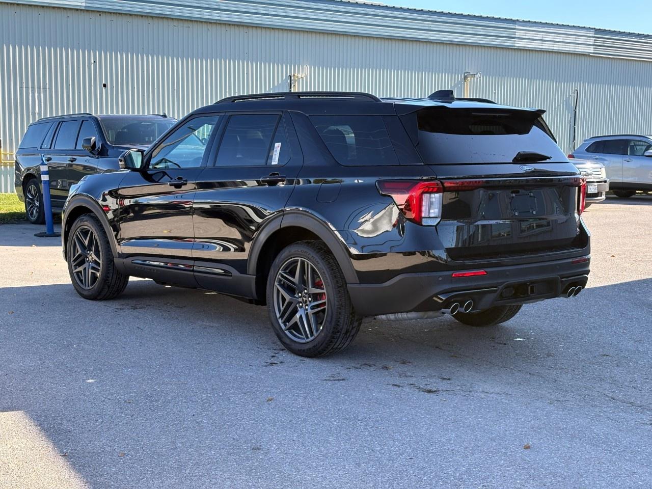 2027 Ford Explorer ST 4WD Photo