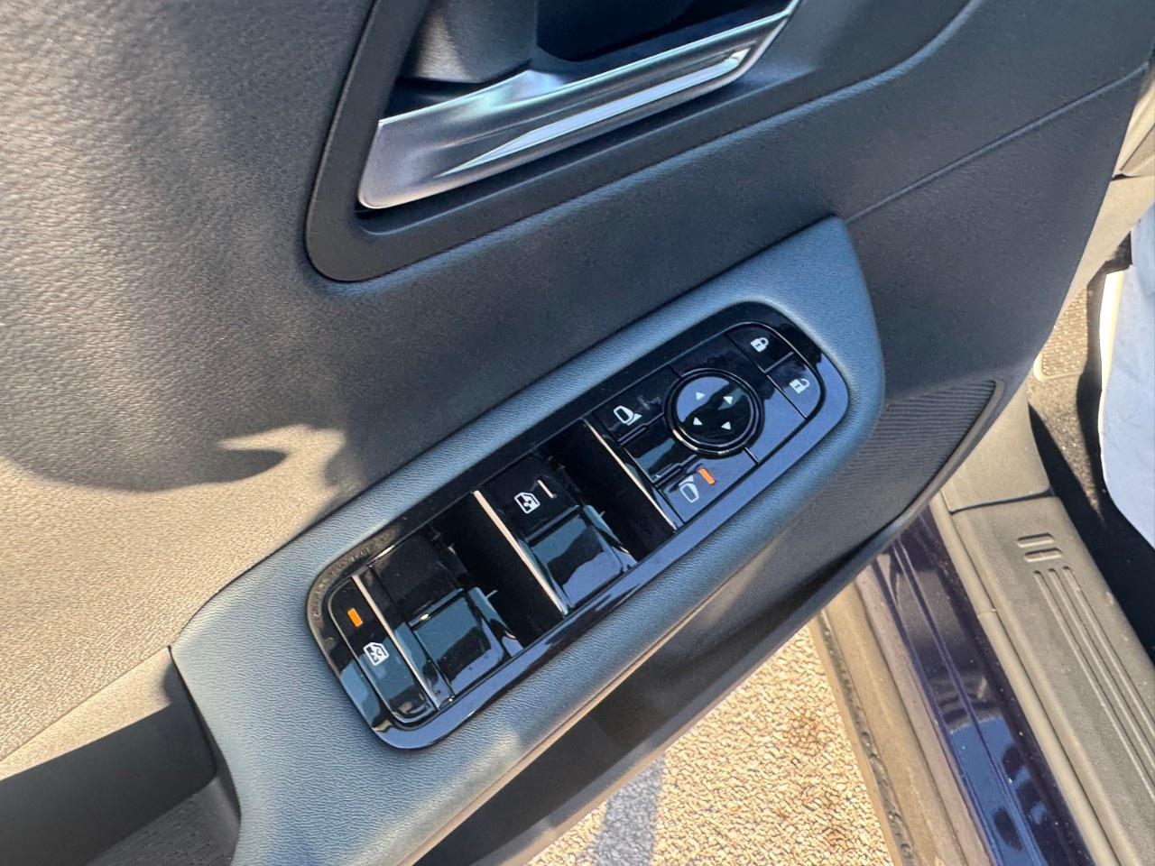 2027 Nissan Leaf S  FWD Photo