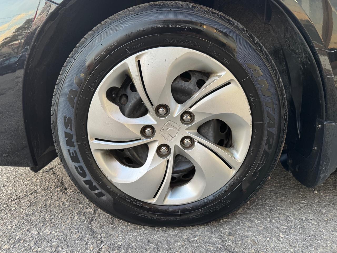 2015 Honda Civic LX Accident Free | One Owner | Backup Camera | Heated Seats Photo