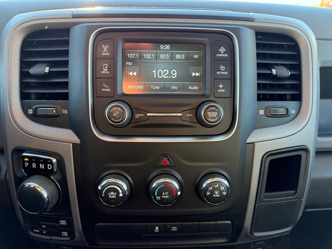 2020 RAM 1500 Classic ST Reg Cab V8 4x4 Photo
