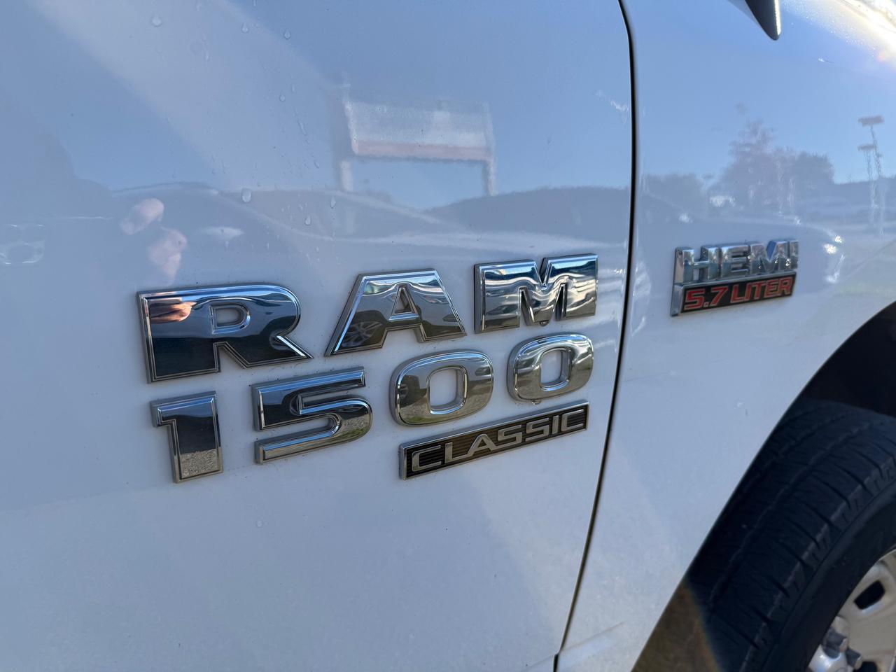 2020 RAM 1500 Classic ST Reg Cab V8 4x4 Photo