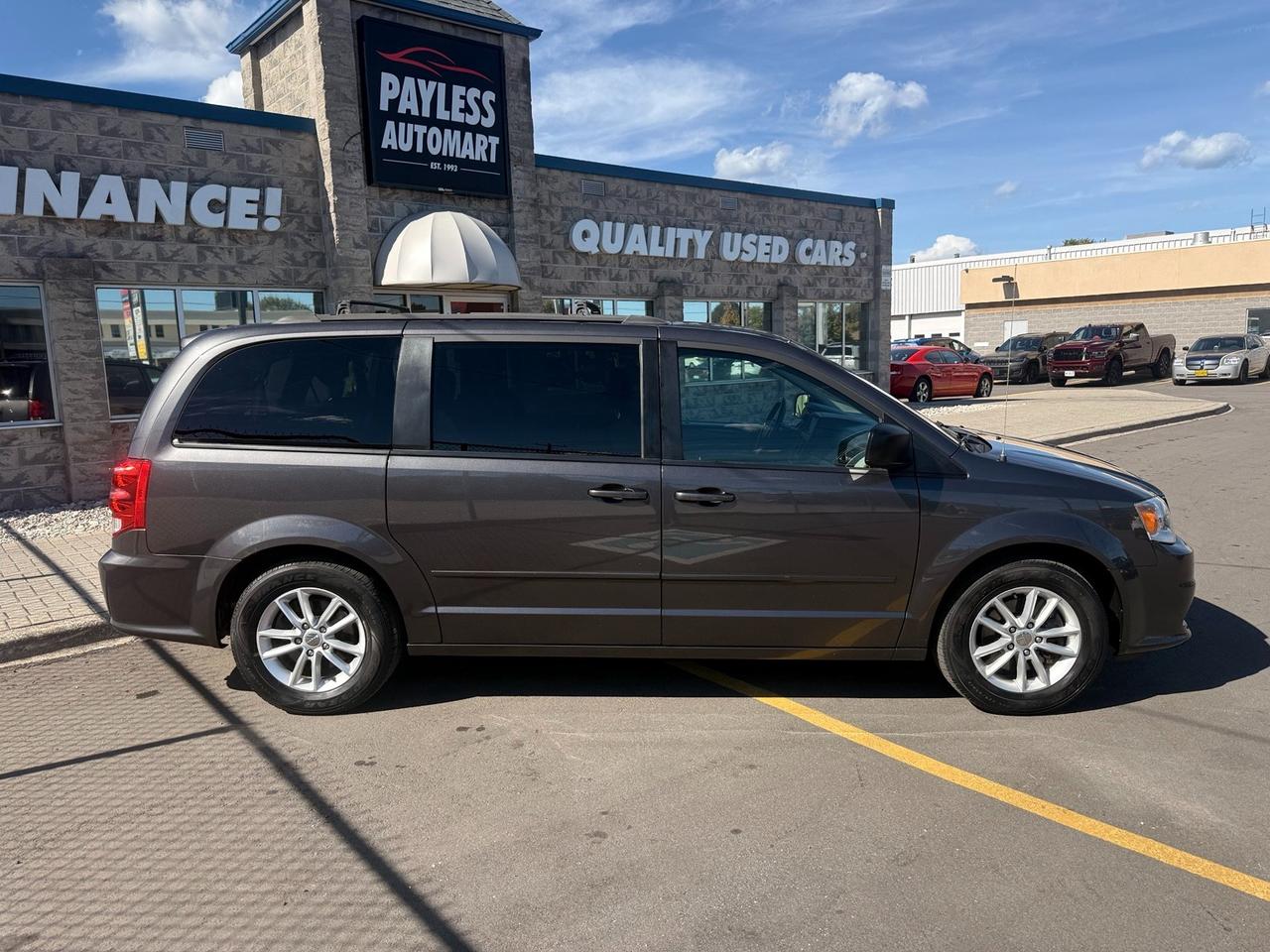 2017 Dodge Grand Caravan CVP/SXT Photo1