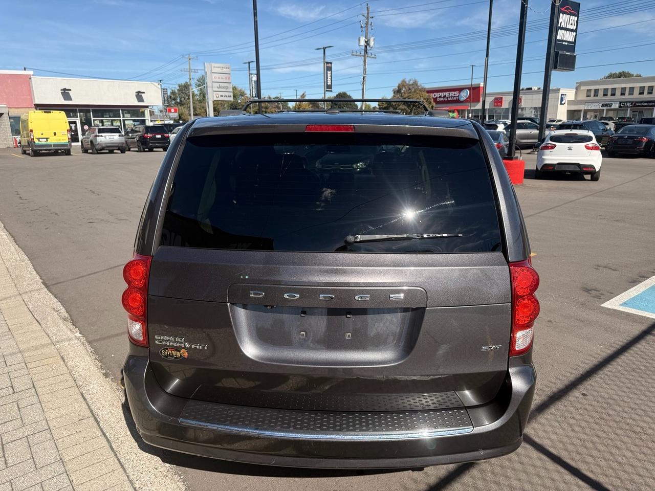 2017 Dodge Grand Caravan CVP/SXT Photo3