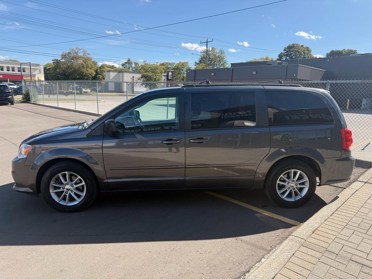2017 Dodge Grand Caravan CVP/SXT Photo