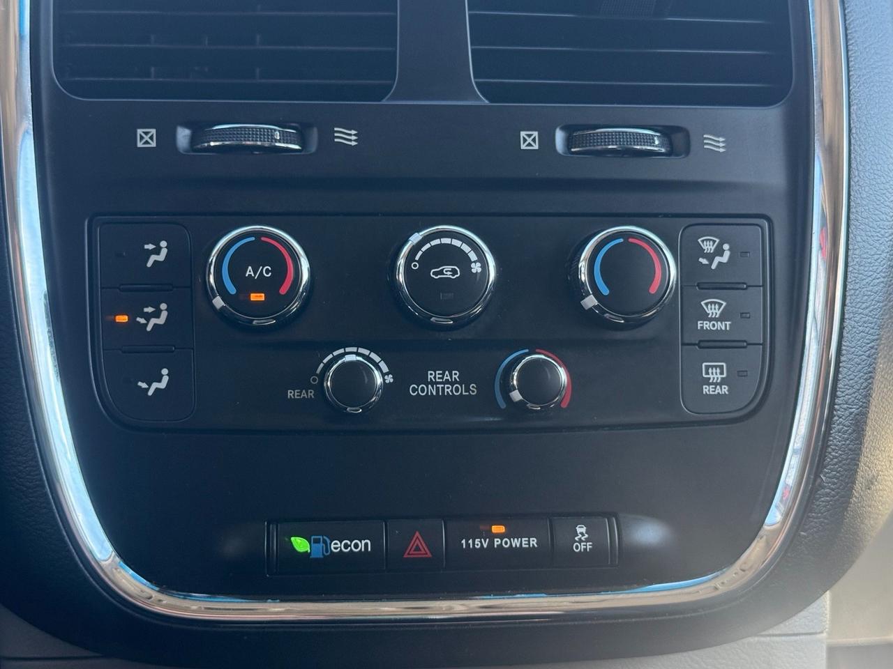 2017 Dodge Grand Caravan CVP/SXT Photo