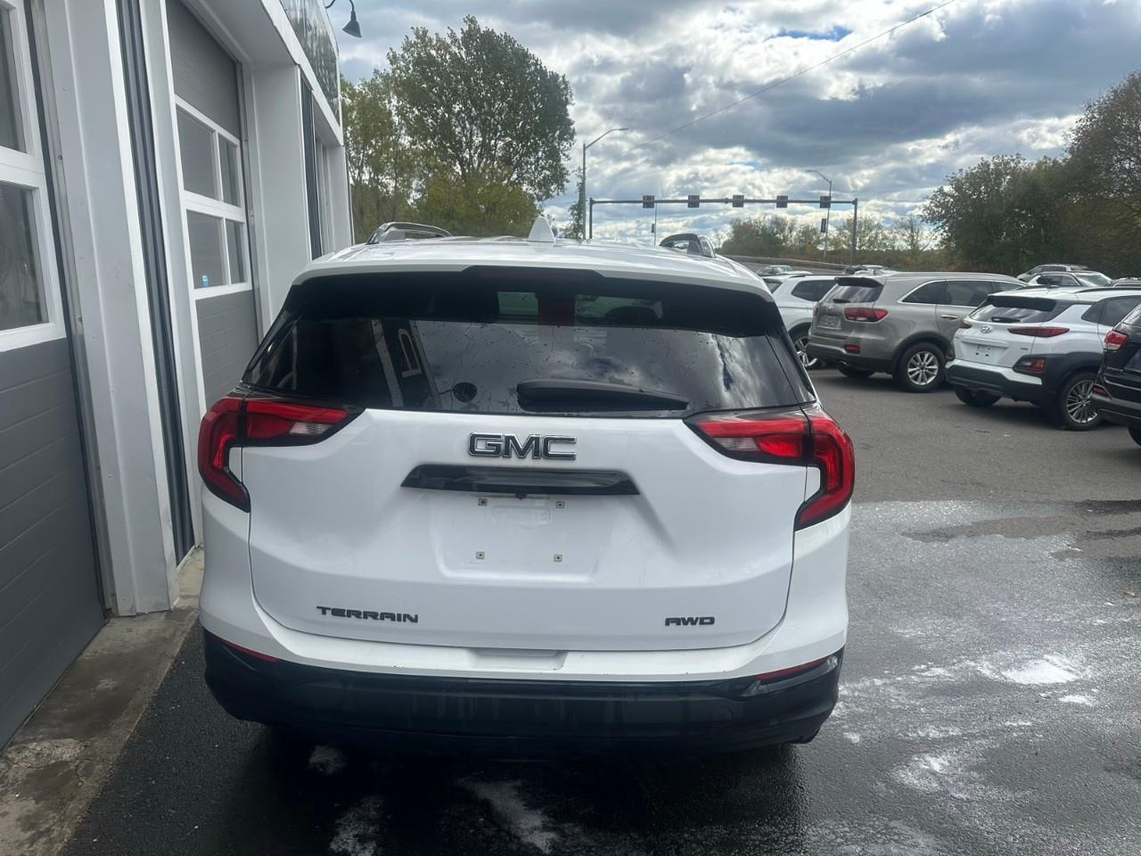 2021 GMC Terrain SLE Photo