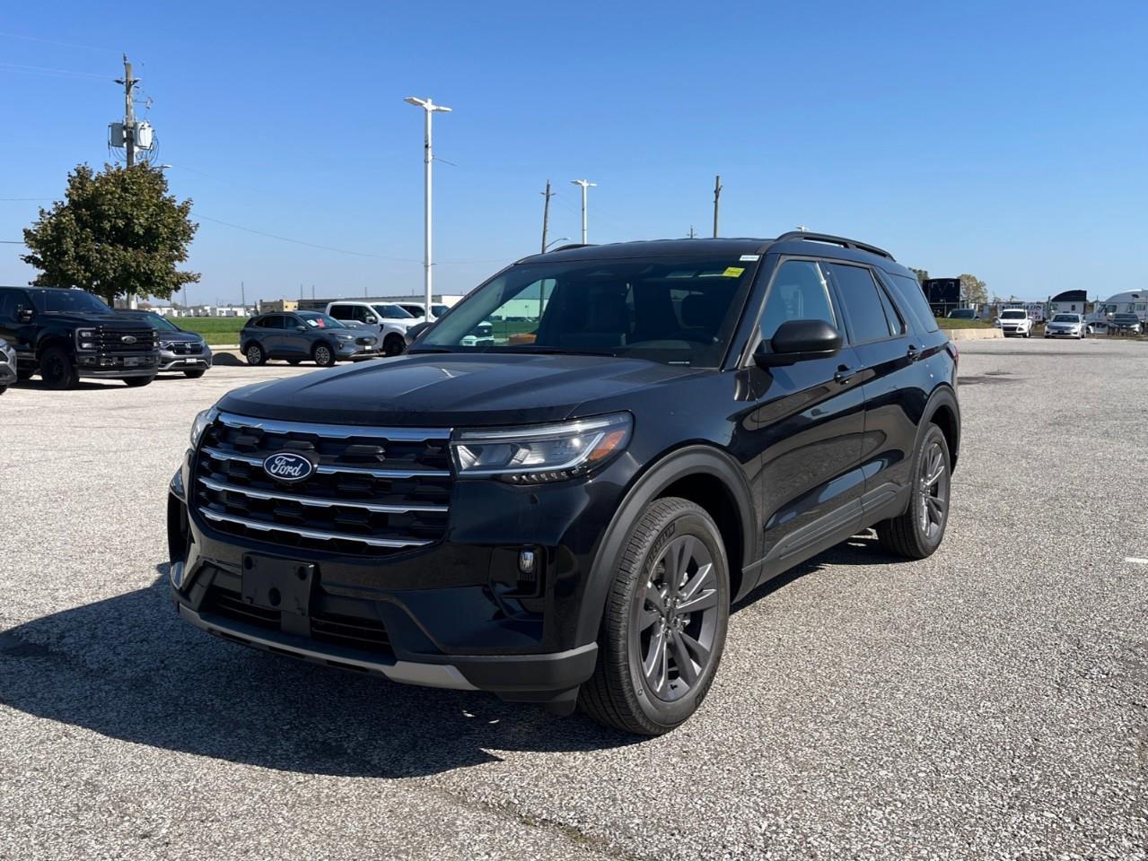 2027 Ford Explorer Active Photo3
