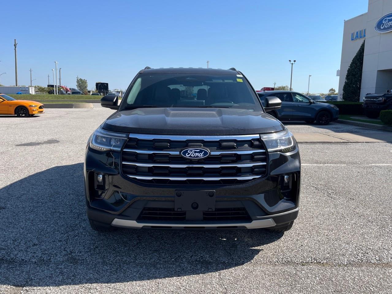 2027 Ford Explorer Active Photo2