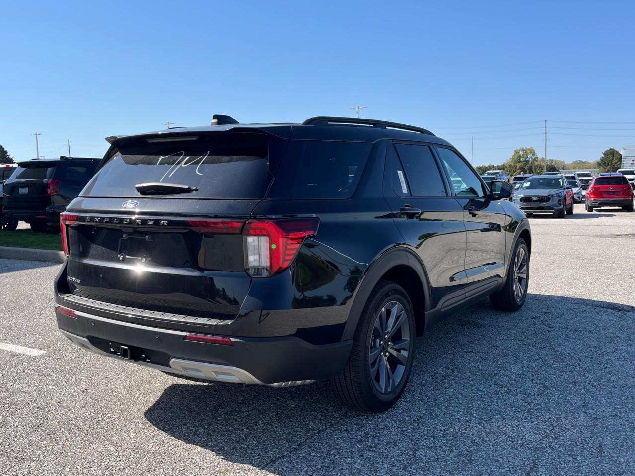 2027 Ford Explorer Active Photo