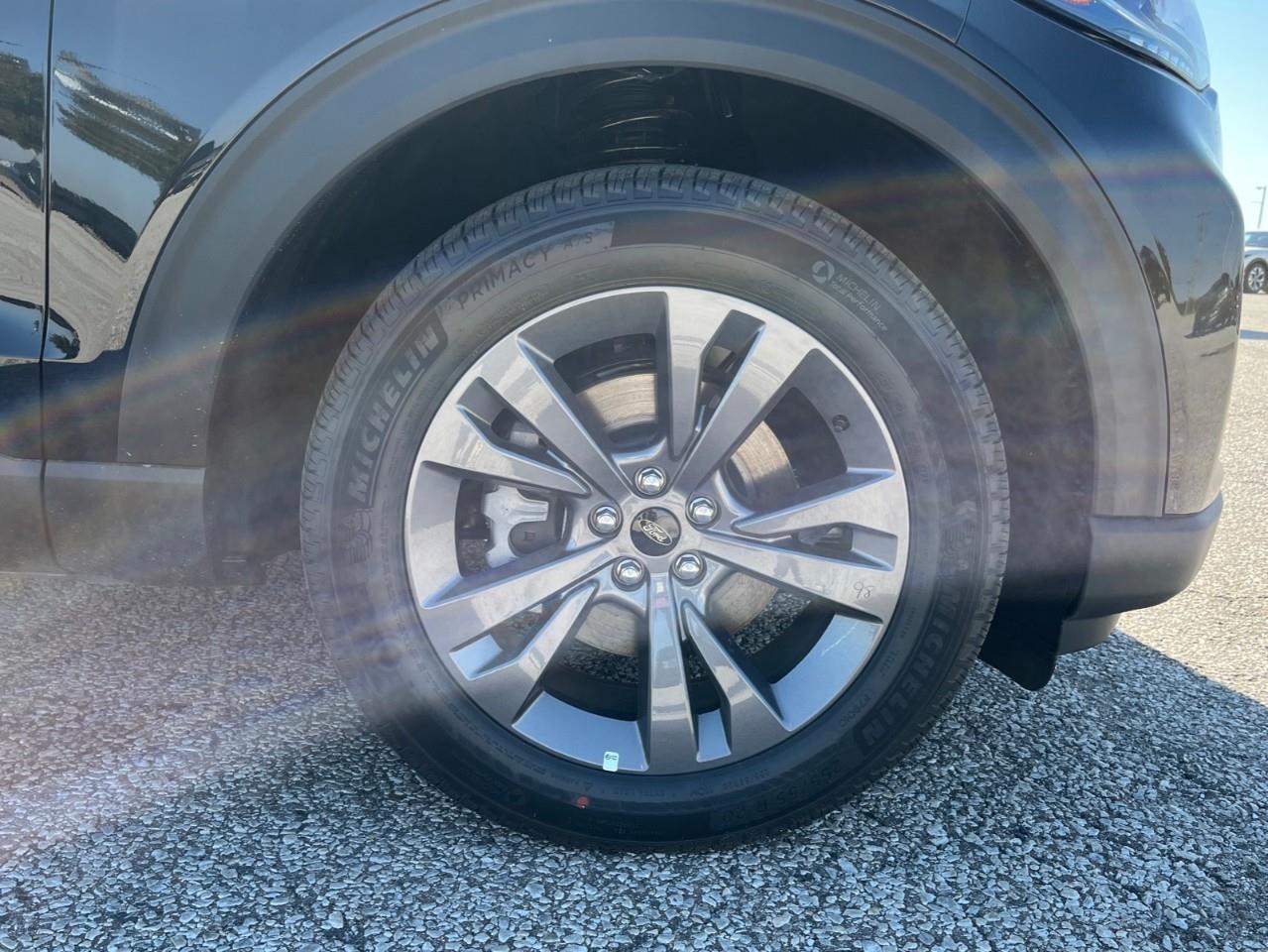 2027 Ford Explorer Active Photo