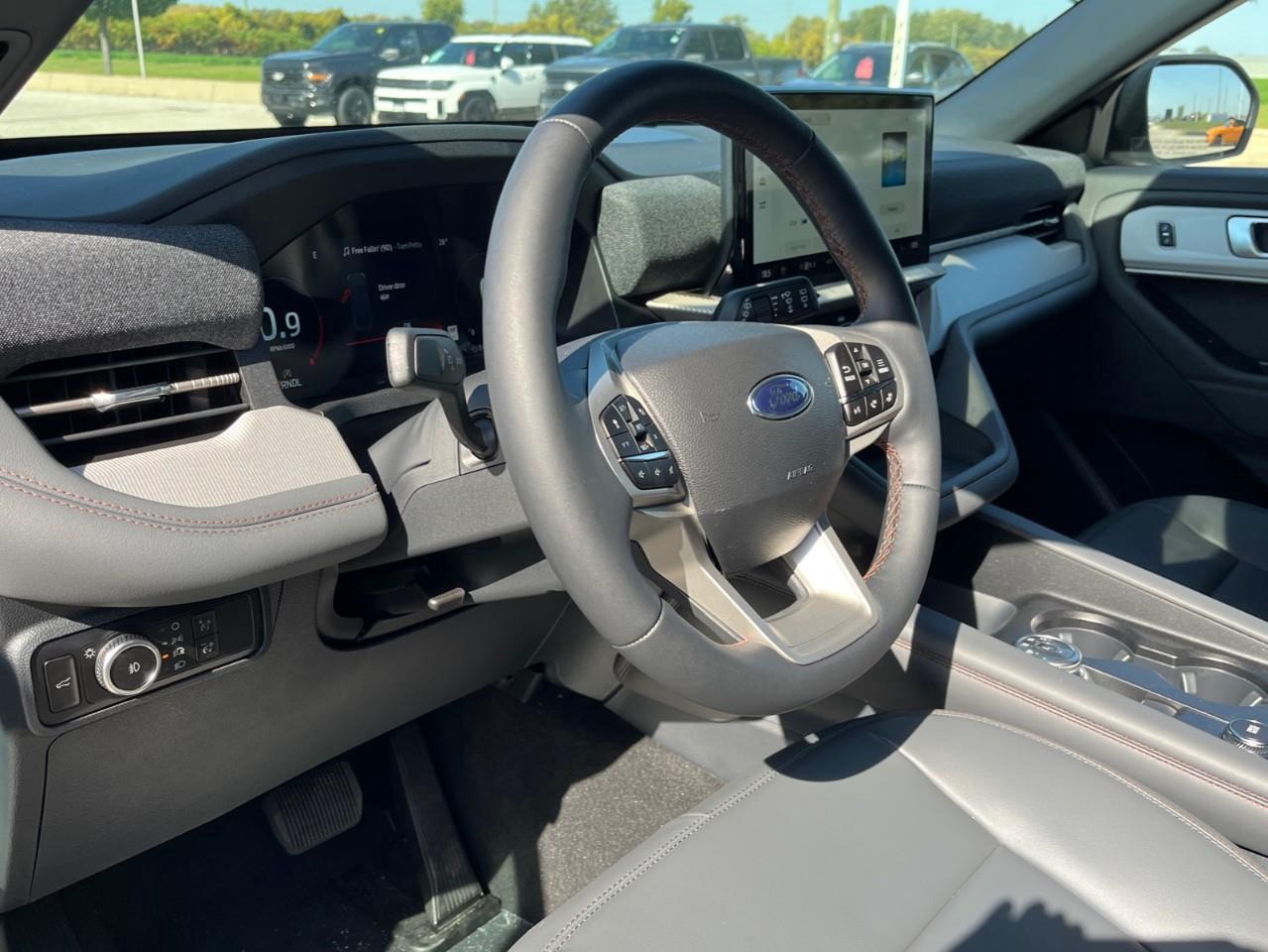 2027 Ford Explorer Active Photo