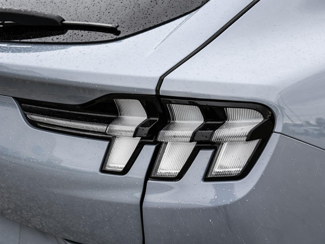 2025 Ford Mustang Mach-E Premium BLUECRUISE | NAV | HTD & COOLED SEATS | HTD STEERING Photo