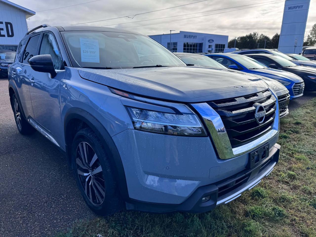 2023 Nissan Pathfinder Platinum Photo