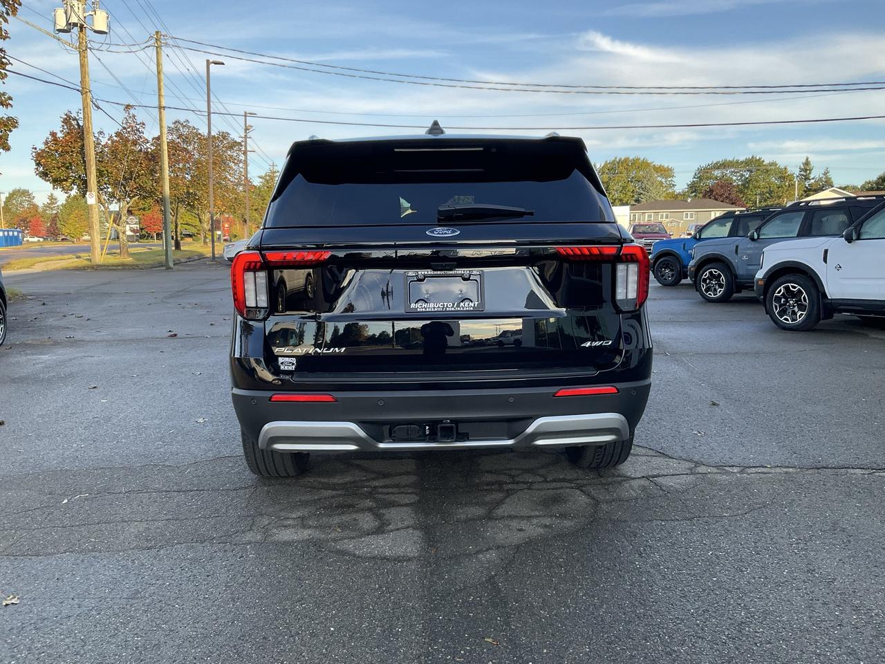 2026 Ford Explorer Platinum Photo3