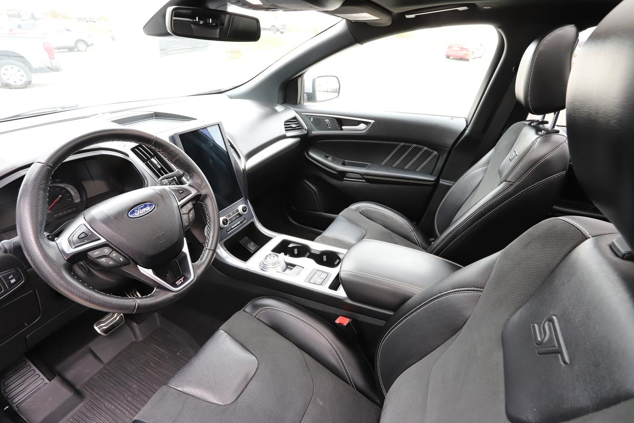 2022 Ford Edge ST AWD Photo1