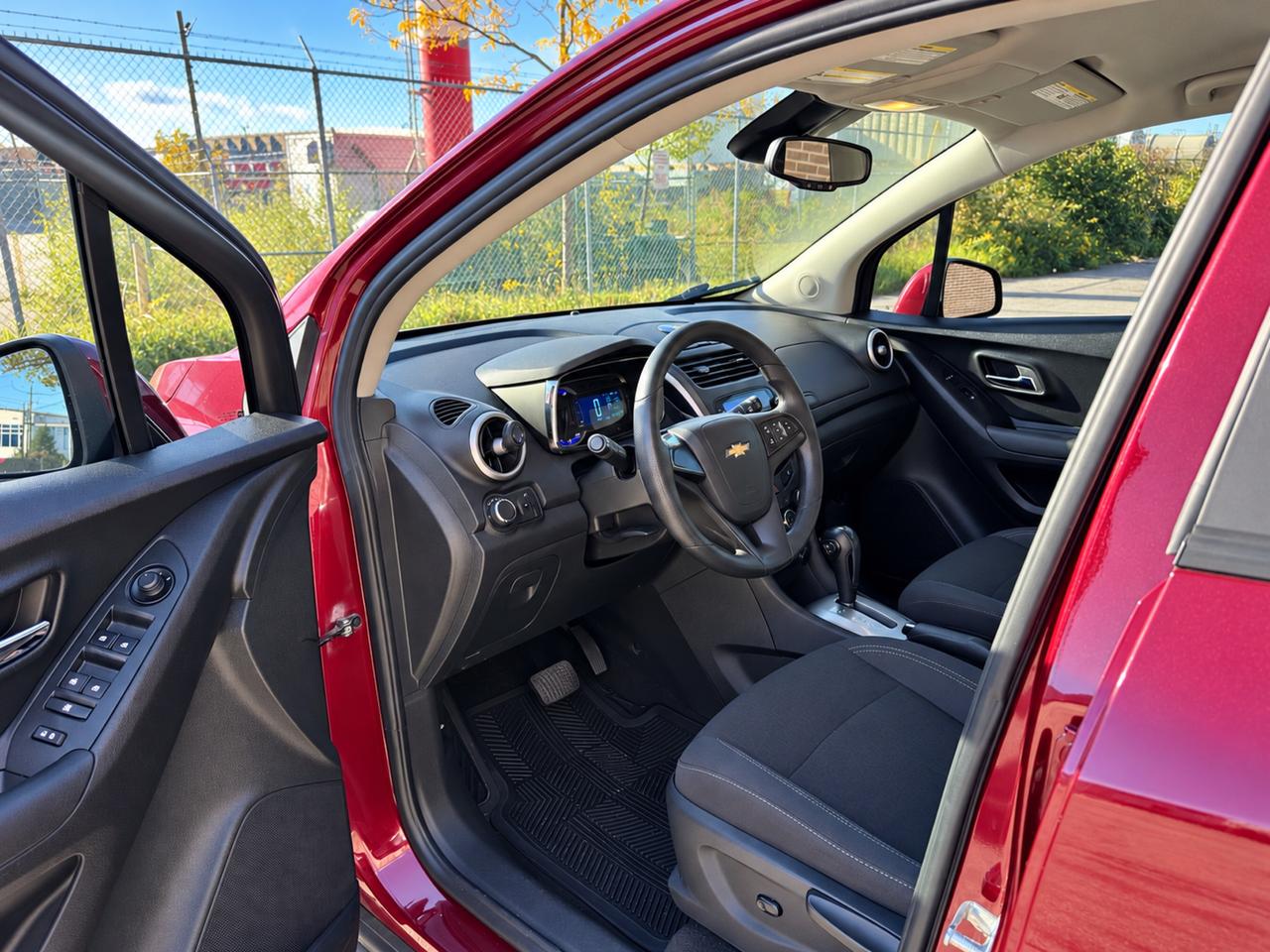 2015 Chevrolet Trax LS Photo