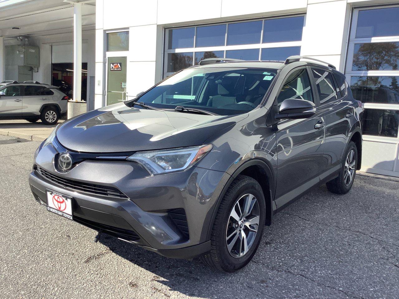 2018 Toyota RAV4 LE AWD Photo