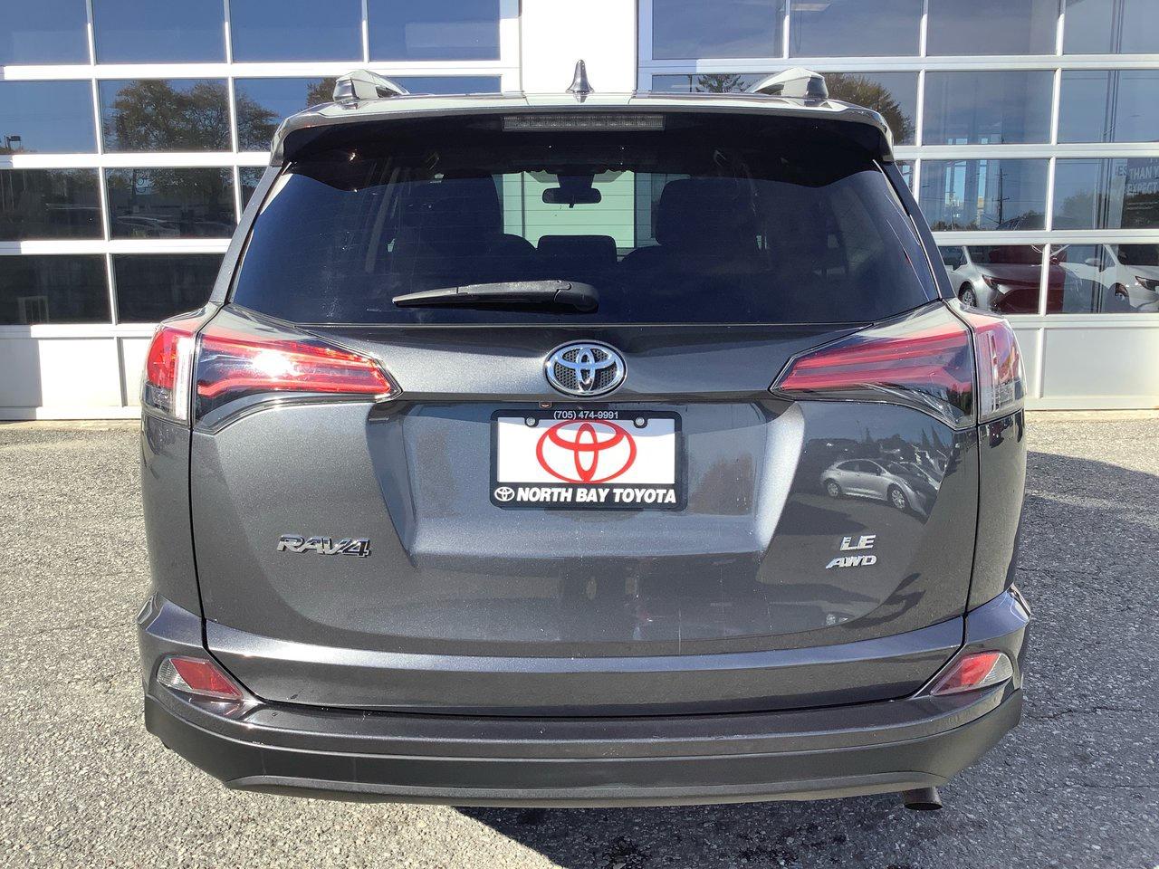 2018 Toyota RAV4 LE AWD Photo
