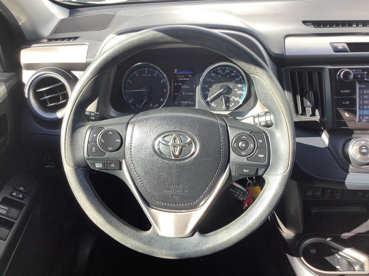 2018 Toyota RAV4 LE AWD Photo