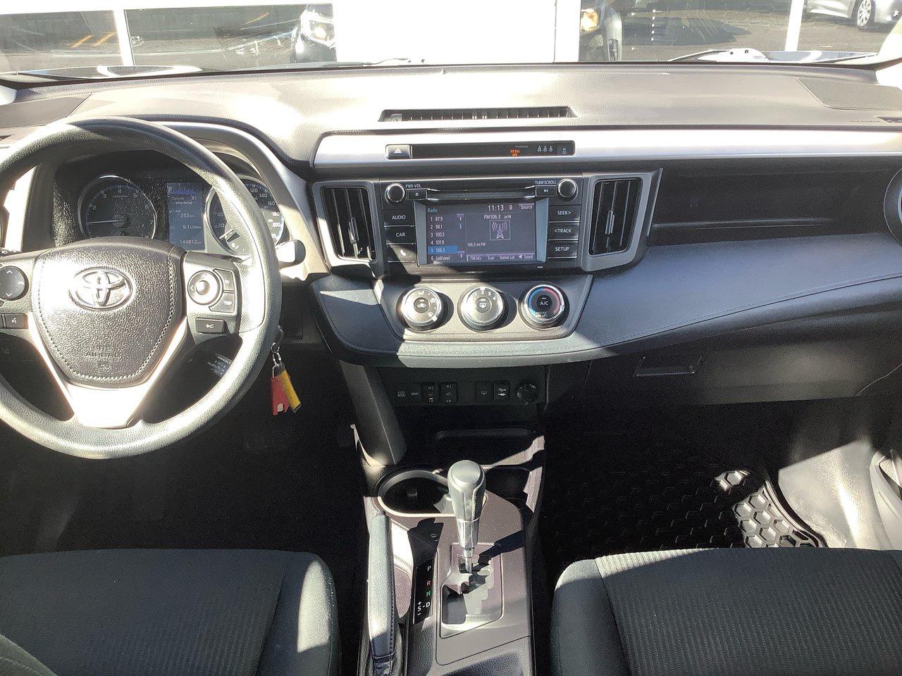 2018 Toyota RAV4 LE AWD Photo