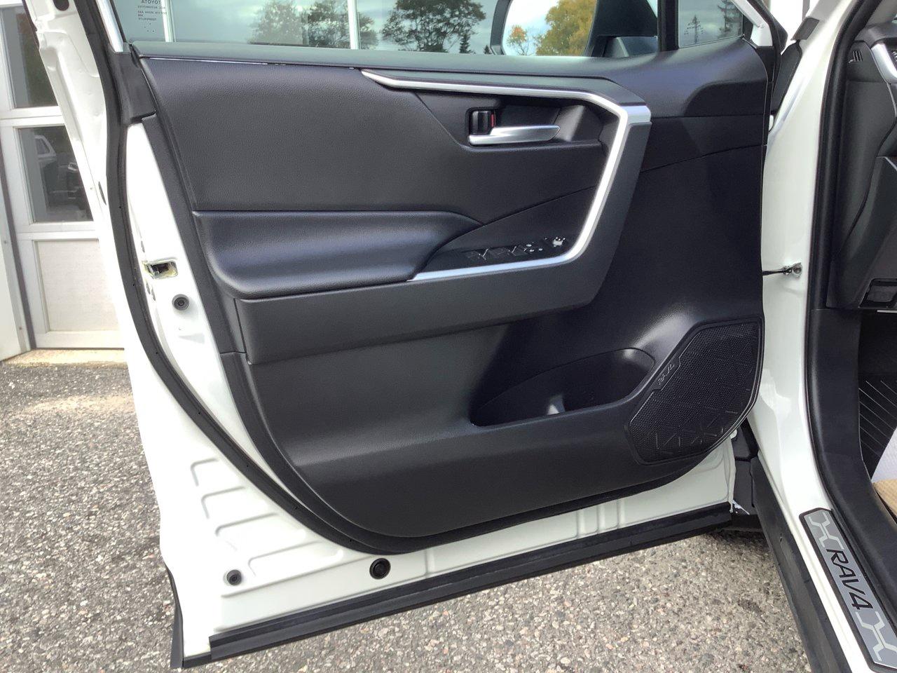 2022 Toyota Rav XLE Photo