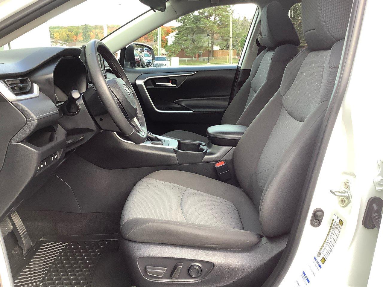 2022 Toyota Rav XLE Photo