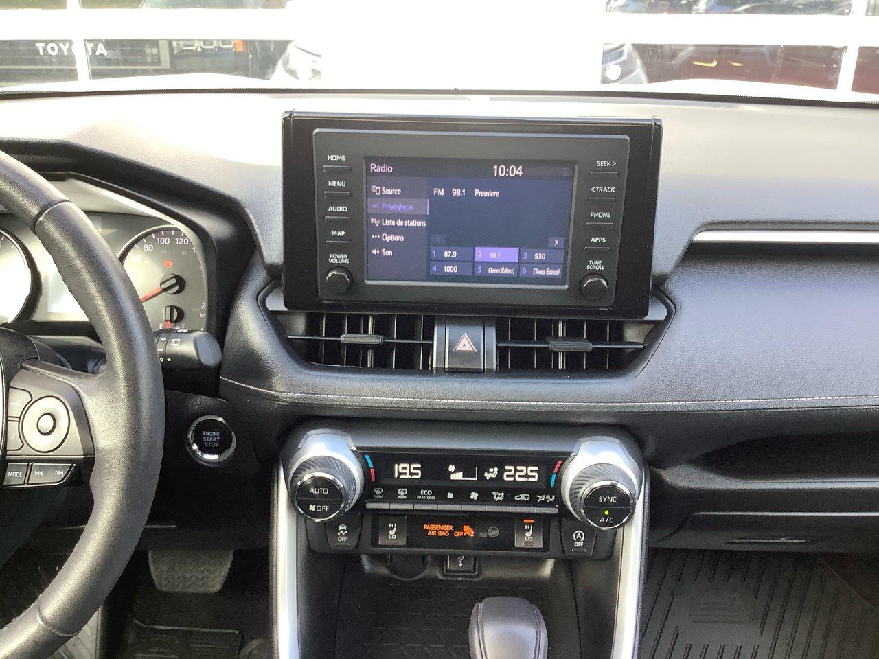 2022 Toyota Rav XLE Photo