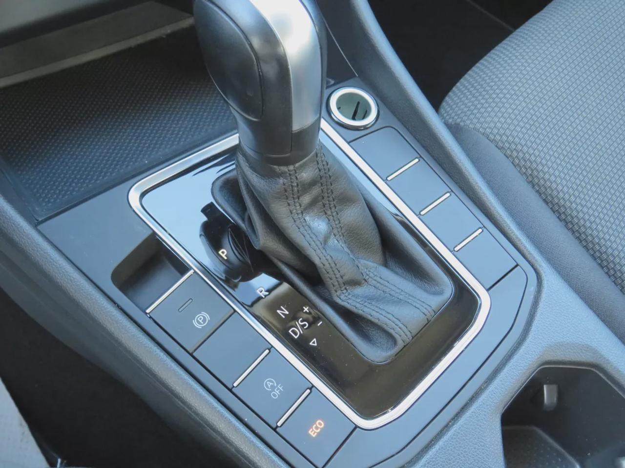 2019 Volkswagen Jetta Comfortline | FWD | Automatic | Low Kms | Alloy Wheels | Heated Seats | Air Conditioning | Touchscreen Display | Apple CarPlay & Android Auto | Bluetooth | Back-Up Camera | Cruise Control | USB Input | Keyless Entry | Heated Power Mirrors Photo
