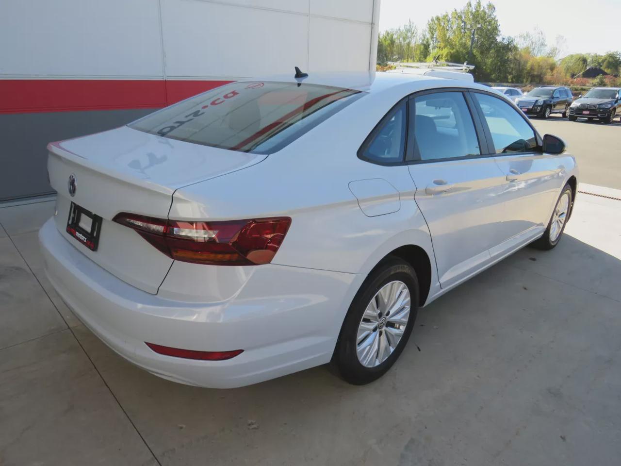 2019 Volkswagen Jetta Comfortline | FWD | Automatic | Low Kms | Alloy Wheels | Heated Seats | Air Conditioning | Touchscreen Display | Apple CarPlay & Android Auto | Bluetooth | Back-Up Camera | Cruise Control | USB Input | Keyless Entry | Heated Power Mirrors Photo