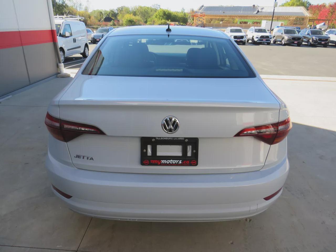 2019 Volkswagen Jetta Comfortline | FWD | Automatic | Low Kms | Alloy Wheels | Heated Seats | Air Conditioning | Touchscreen Display | Apple CarPlay & Android Auto | Bluetooth | Back-Up Camera | Cruise Control | USB Input | Keyless Entry | Heated Power Mirrors Photo