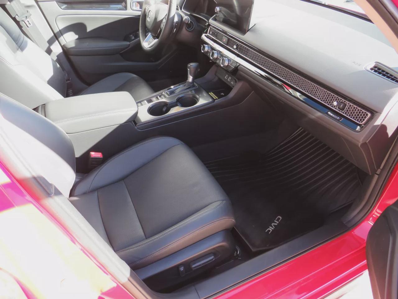 2022 Honda Civic Sedan Touring | LOW KM!! | FWD | Automatic | Alloy Wheels | Leather Seats | Heated Front & Rear Seats | Heated Steering Wheel | Power Driver & Passenger Seats | Climate Control | Sunroof | Touchscreen Display | Wireless Apple CarPlay & Android Auto | Navi Photo