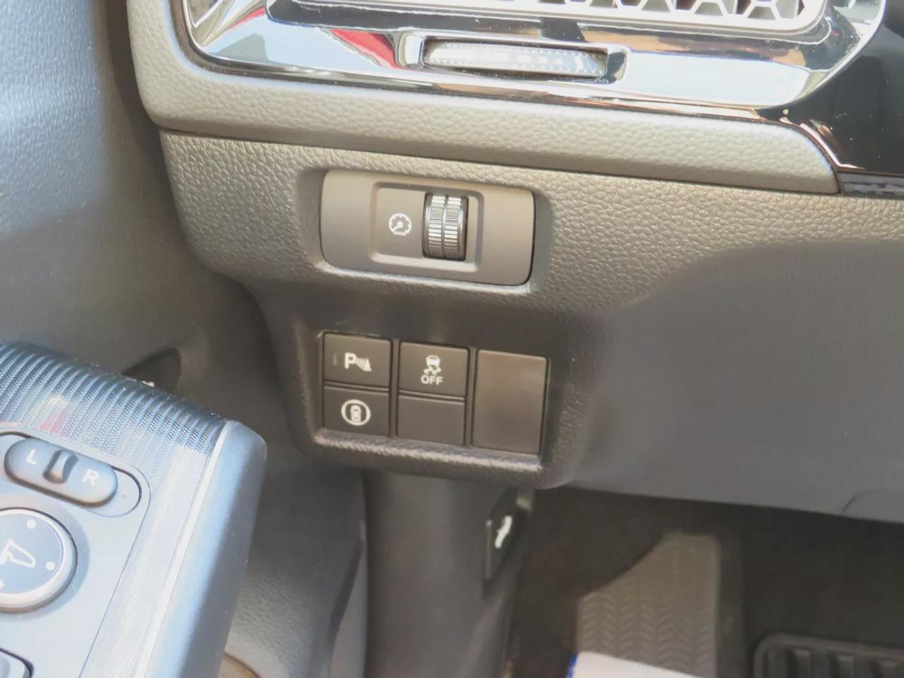 2022 Honda Civic Sedan Touring | LOW KM!! | FWD | Automatic | Alloy Wheels | Leather Seats | Heated Front & Rear Seats | Heated Steering Wheel | Power Driver & Passenger Seats | Climate Control | Sunroof | Touchscreen Display | Wireless Apple CarPlay & Android Auto | Navi Photo