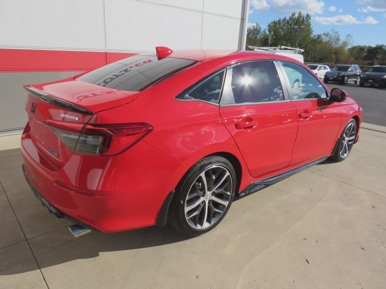 2022 Honda Civic Sedan Touring | LOW KM!! | FWD | Automatic | Alloy Wheels | Leather Seats | Heated Front & Rear Seats | Heated Steering Wheel | Power Driver & Passenger Seats | Climate Control | Sunroof | Touchscreen Display | Wireless Apple CarPlay & Android Auto | Navi Photo