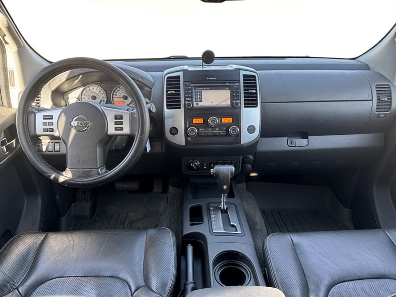 2015 Nissan Frontier PRO-4X w/Leather Pkg  *CLEAN CARFAX* Photo